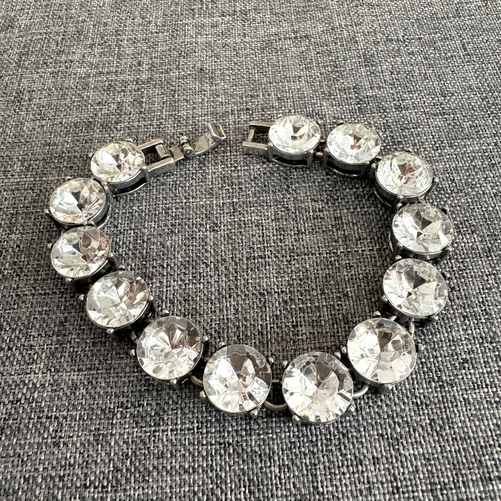 Chloe and Isabel round stone bracelet